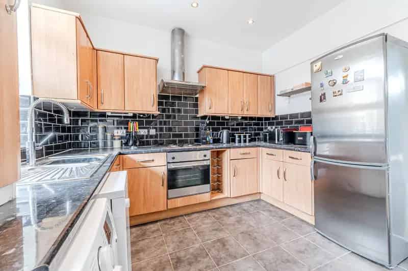 Three Bedroom End Terrace House Woodlesford Near Train Station