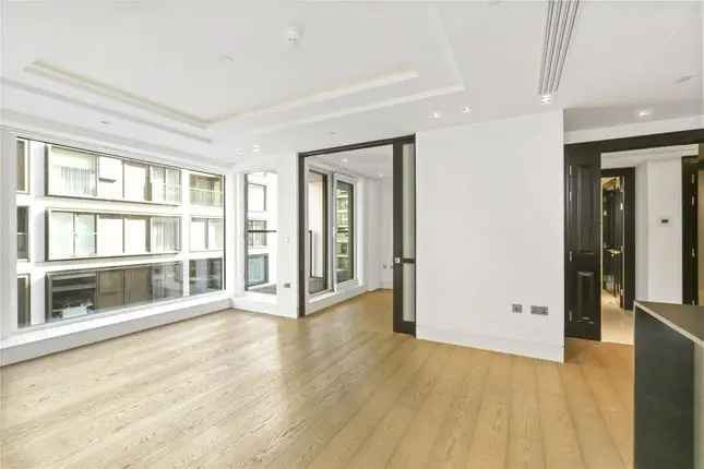 Flat for sale in Kensington High Street, London W14