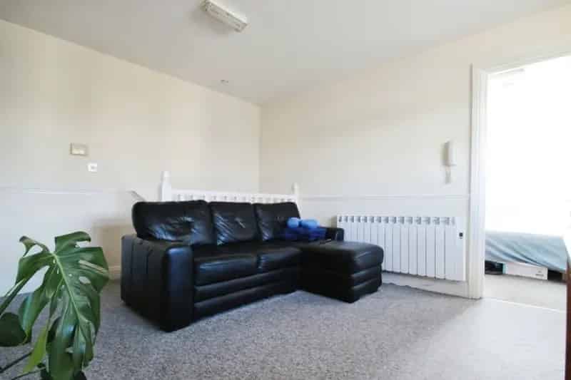 1 bedroom Flat
 To Rent