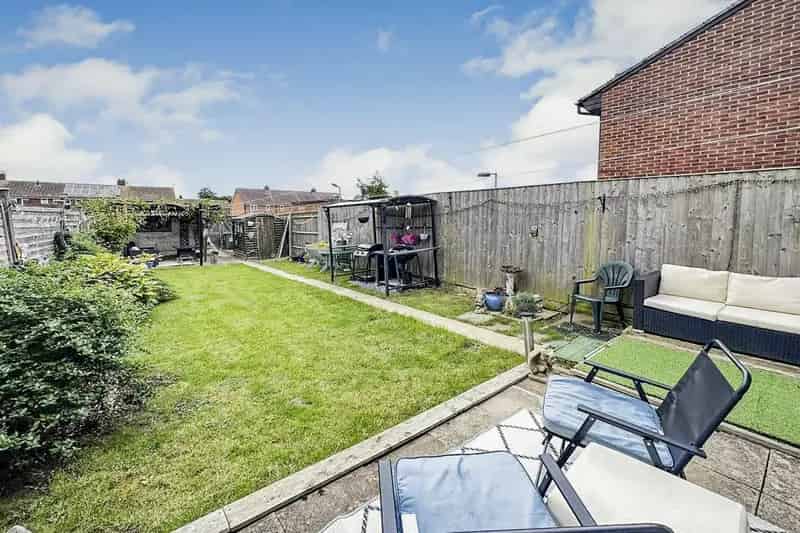 3 Bedroom House with Garage and Parking