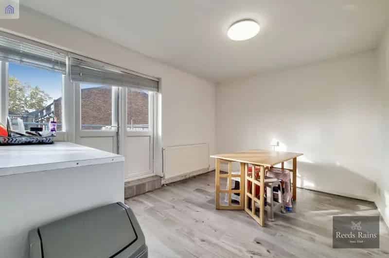 2 Bedroom Flat for Sale London SE17