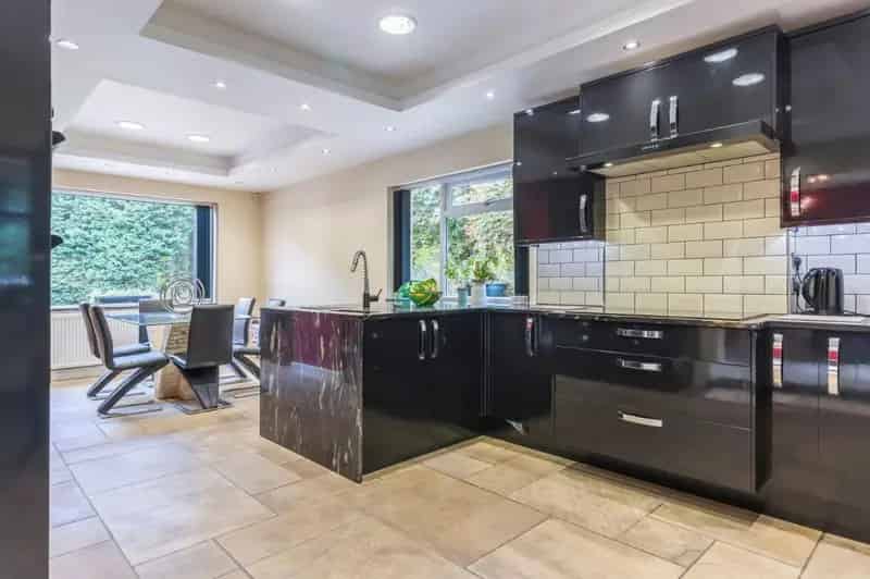 4 Bed Detached House with Planning Permission for 3 Additional Houses