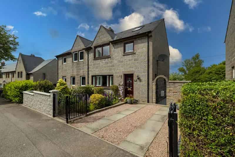 Immaculate 3-Bedroom Home with Walk-in Basement