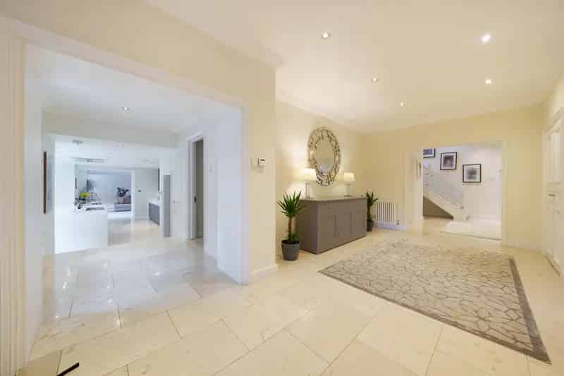 7 Bedroom Detached House for Sale Kingswood