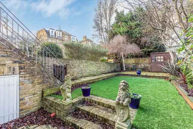 Flat for sale in Friars Stile Road, Richmond TW10