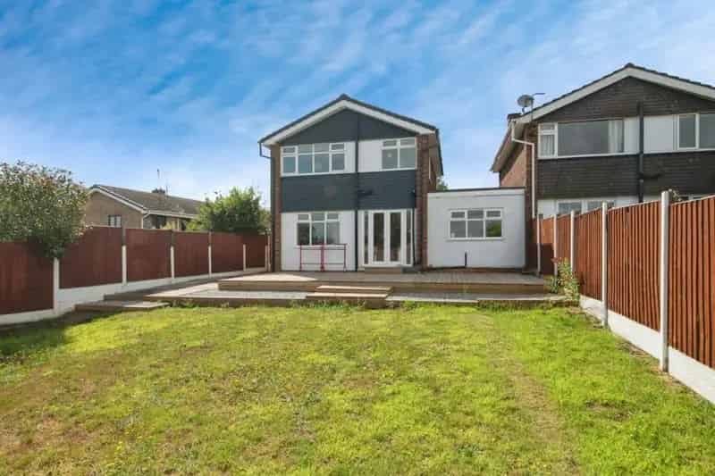 3 Bed House For Sale - No Upward Chain