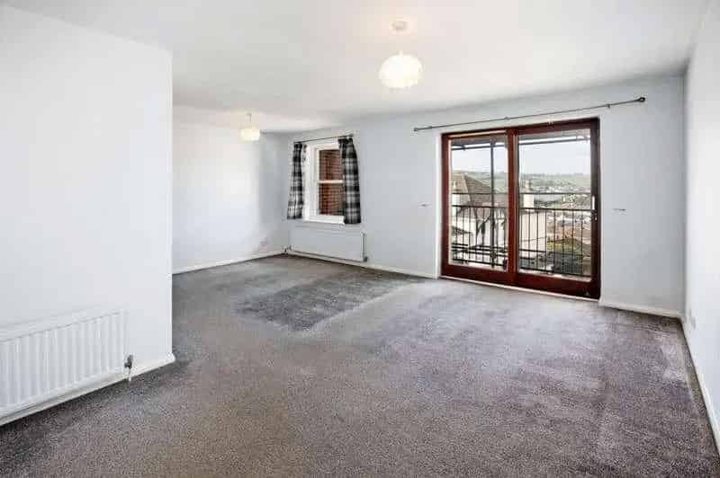 1 Bed Flat for Sale Near Town Centre - Estuary Views