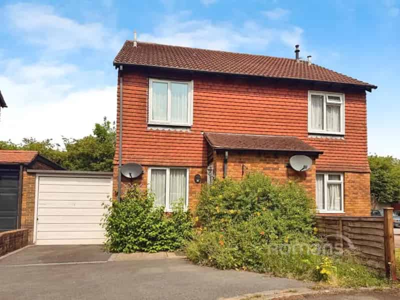 2 Bedroom Semi Detached House For Sale No Onward Chain
