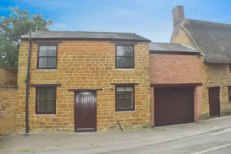 1 Bedroom Cottage House to Rent in Flore Village