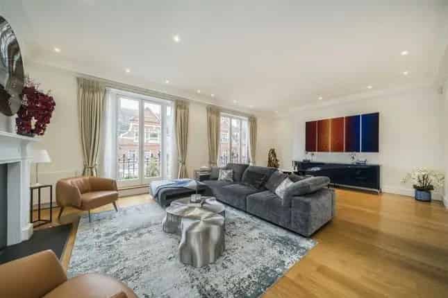 Flat for sale in Green Street, London W1K