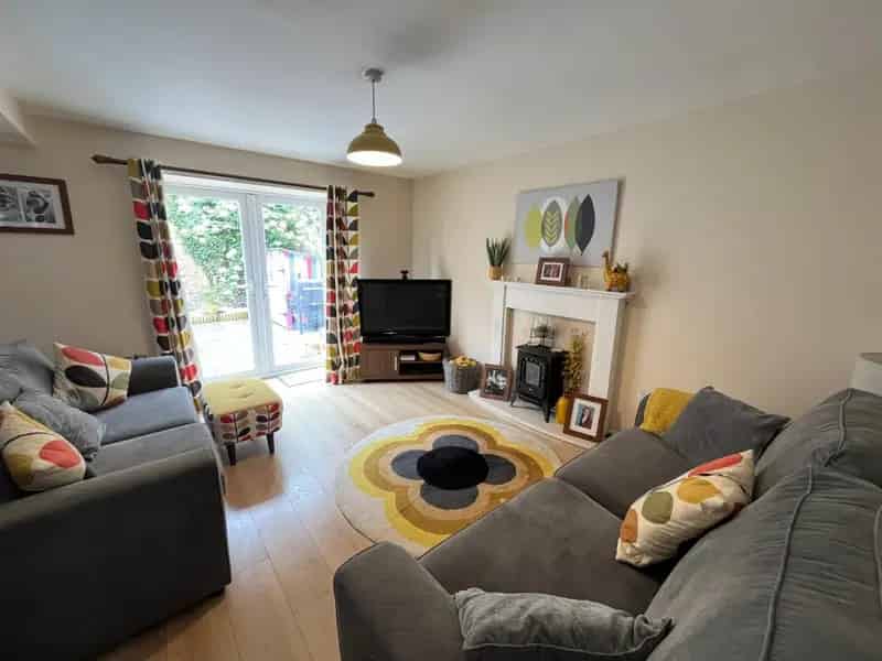 2 Bedroom House To Let