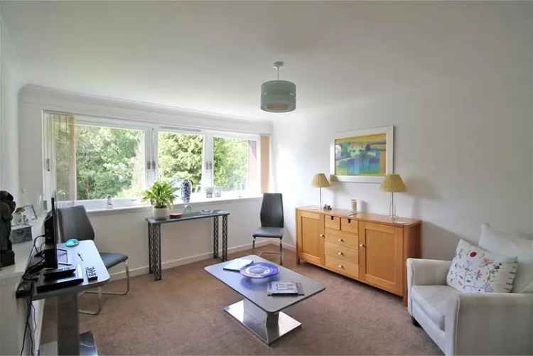 2 Bed Flat - First Floor with 1 Reception Room