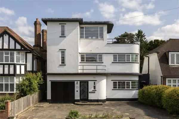 Church Road, Worcester Park, Surrey, KT4 7RJ | Property for sale | Savills