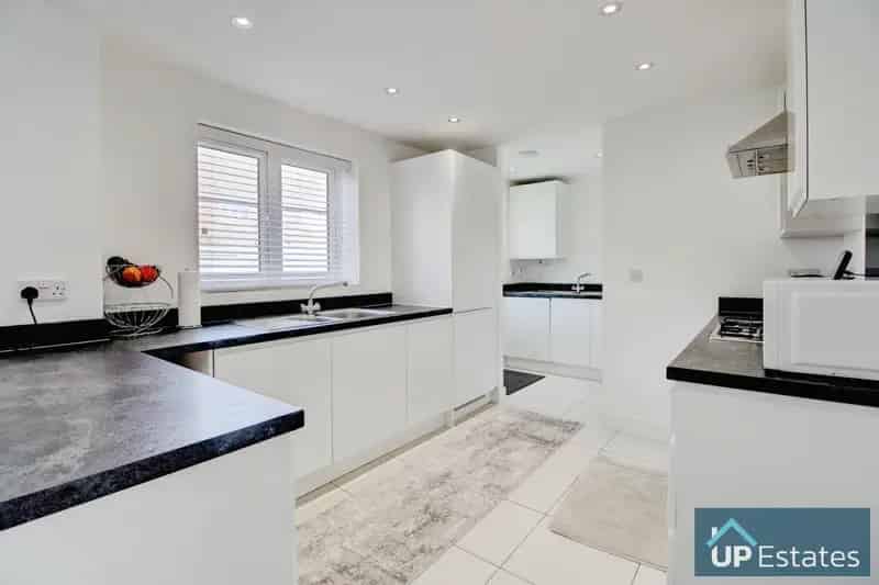 4 Bedroom Detached House for Rent in Wyken Coventry