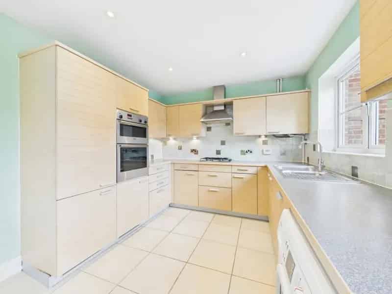 4 Bedroom House For Sale in North Horsham