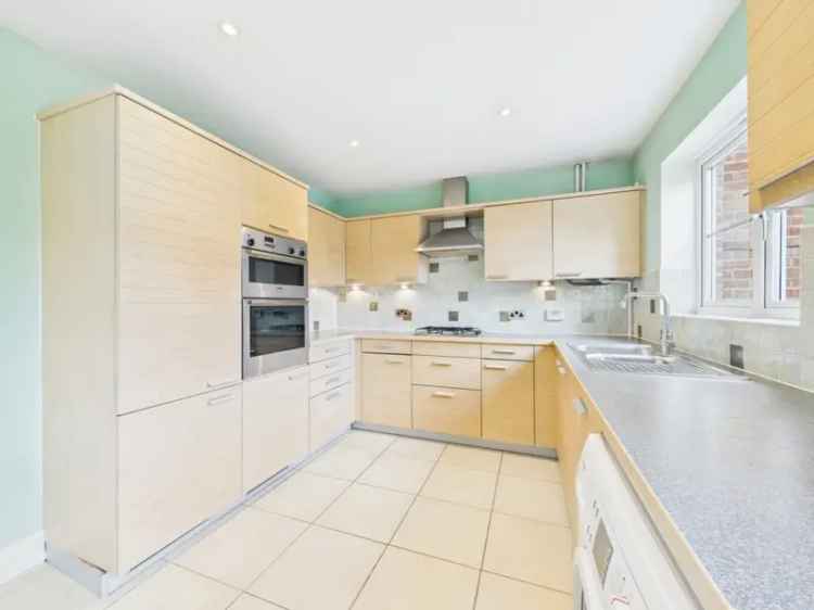 4 Bedroom House For Sale in North Horsham