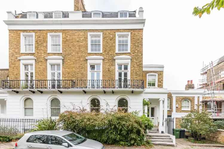 2 Bedroom Flat for Sale in Clapham