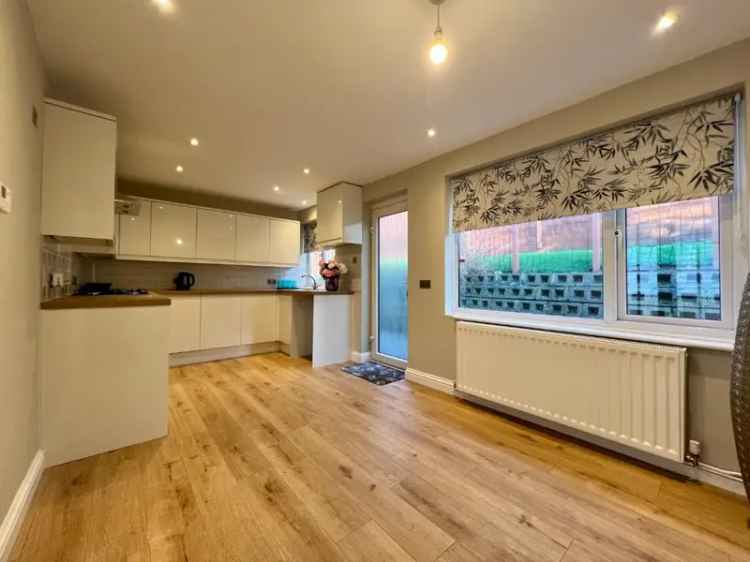 2 Bedroom Bungalow for Sale in Seabrook Vale Hythe