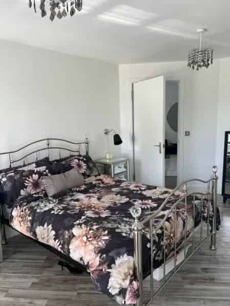 Modern 2 Bed Birmingham City Centre Apartment Near Park