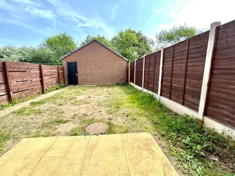 5 Bedroom House For Sale 1744 SQ FT