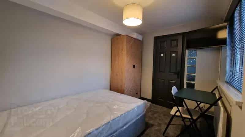 6 Bedroom House Share with Ensuite Bathrooms Near Lisburn Road