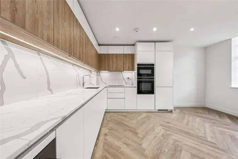 2 bed flat for sale