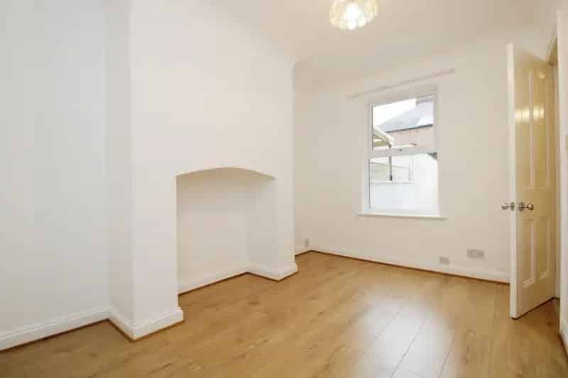 4 Bedroom Mid Terrace House For Sale
