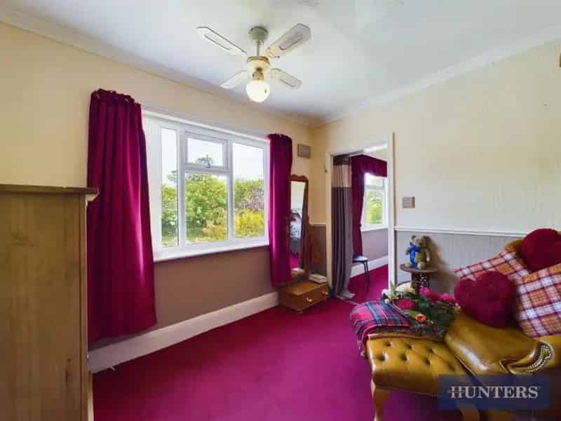 12 Bed Detached House For Sale Large Family Home Ample Parking