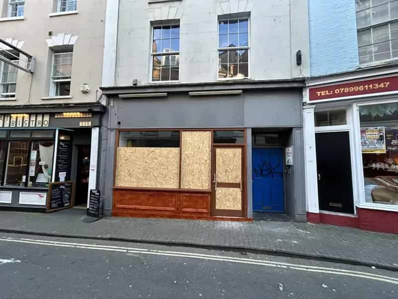 Restaurant Unit Grade II Listed with Commercial Kitchen