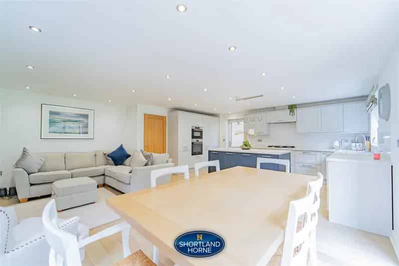 4 Bedroom Detached House for Rent