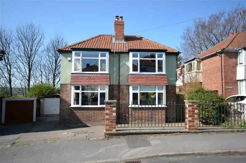 Three Bedroom Detached House with Stunning Aire Valley Views