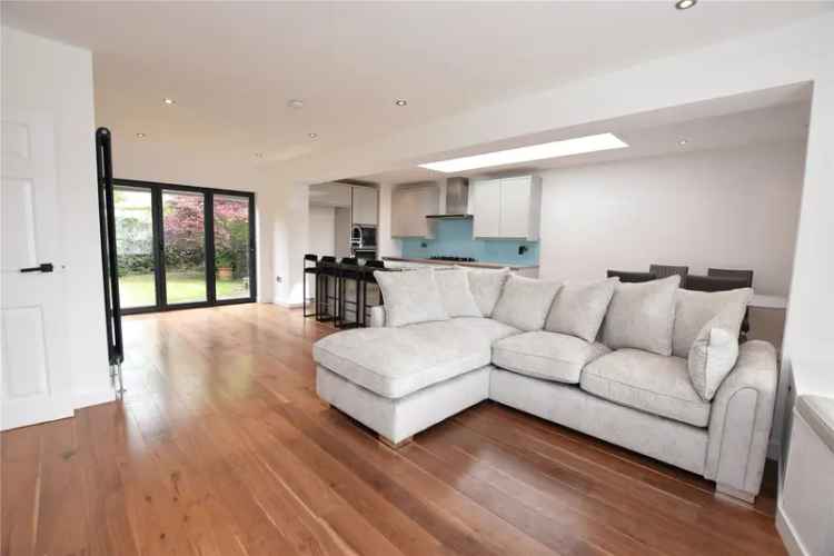 3 Bed Detached House with Garden and Parking