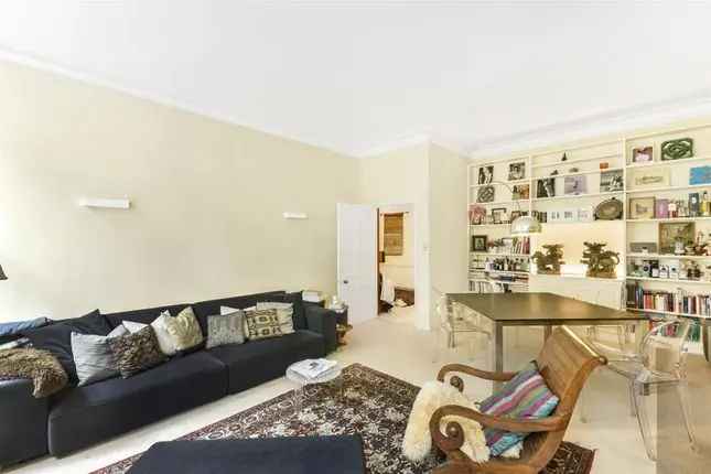 Flat for sale in Ennismore Gardens, London SW7