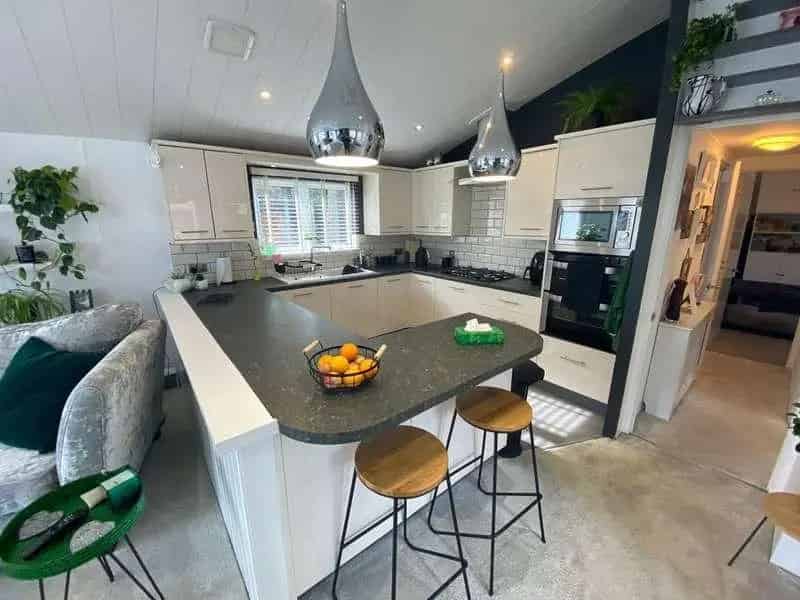 2 Bed 2 Bath Luxury Lodge for Sale