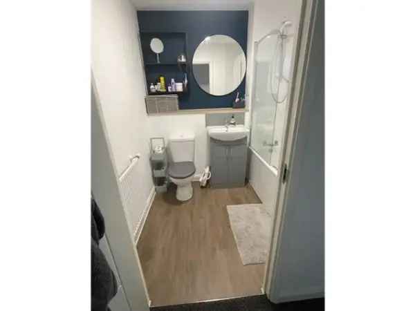 Flat For Rent in Rushmoor, England