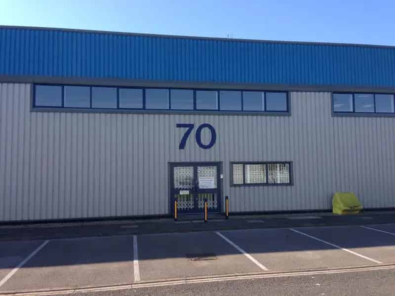 Mid Terrace Industrial Warehouse Unit Near A5