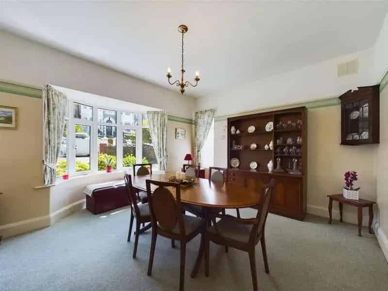 3 Bed Detached House with Sea Views for Sale
