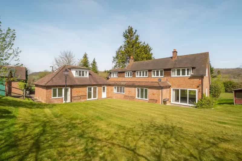 7 Acre Equestrian Property with 6 Beds & Planning Permission