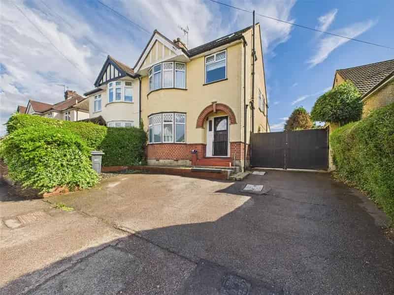 4 Bedroom Semi-Detached House for Sale in Mid Essex
