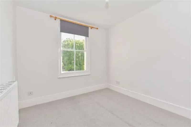 3 Bed House for Sale Near Town Centre
