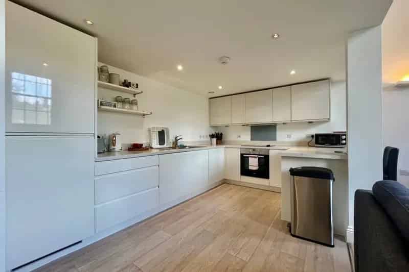 Three Bedroom Duplex Apartment Headingley Fully Furnished Parking
