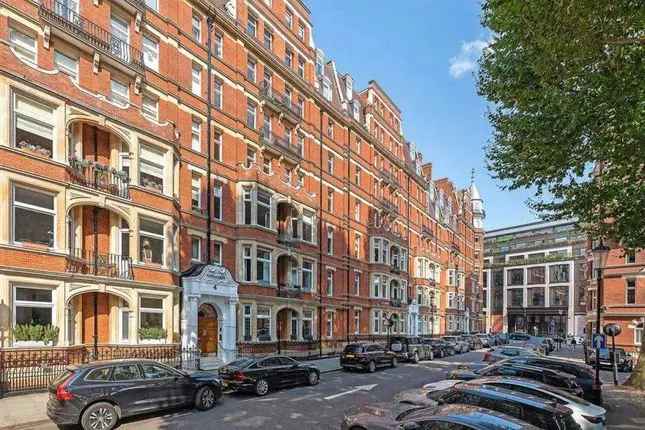 Flat for sale in Iverna Court, London W8