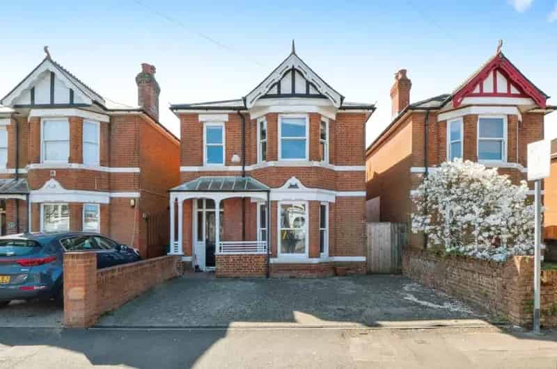 Four Bedroom Detached House Bellemoor Road Upper Shirley