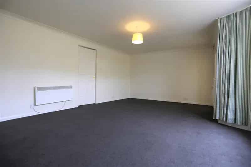 1 Bedroom Flat Regency Square Seafront Central Location