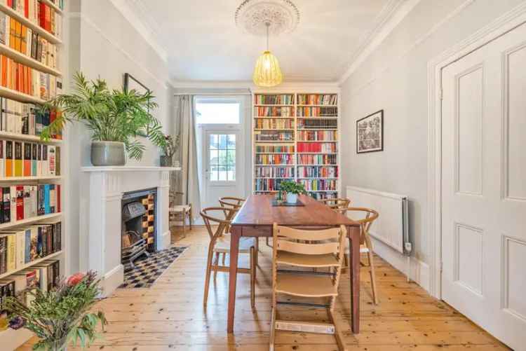 House For Sale in London, England