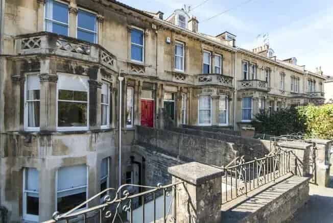 1 Bedroom Ground Floor Apartment Newbridge Road
