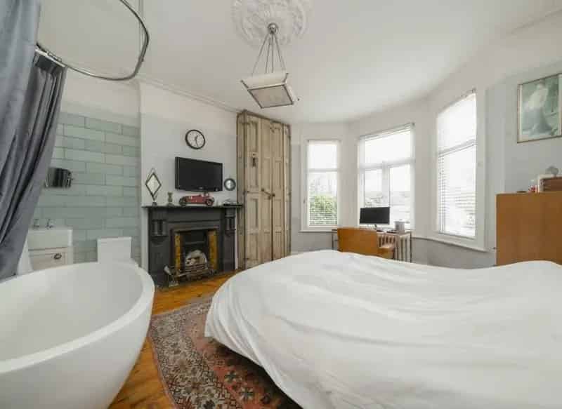 Six Bedroom Victorian House with Off Street Parking and Extension Potential