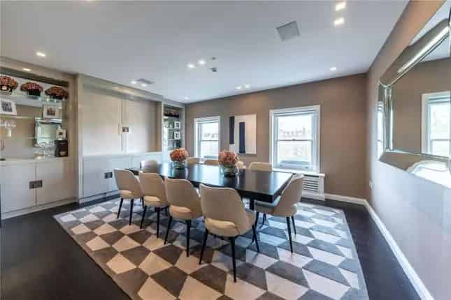 Luxury Penthouse Apartment with Stunning Views and Amenities