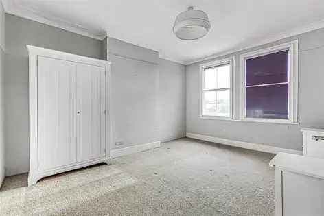 3 Bedroom Maisonette Near Mortlake Station