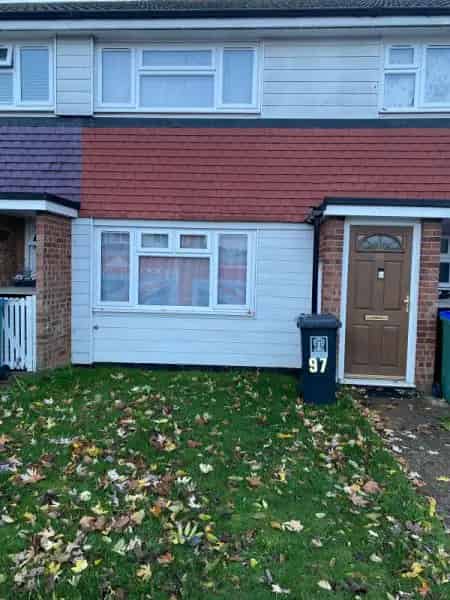 3 Bed House New Kitchen and Bathroom Nice Garden